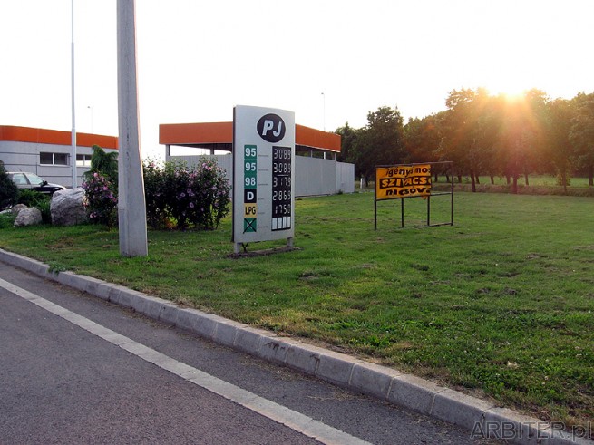 Ceny paliw na Węgrzech: benzyna 308 Forintów. Przy kursie 63 Forinty za 1PLN to ...