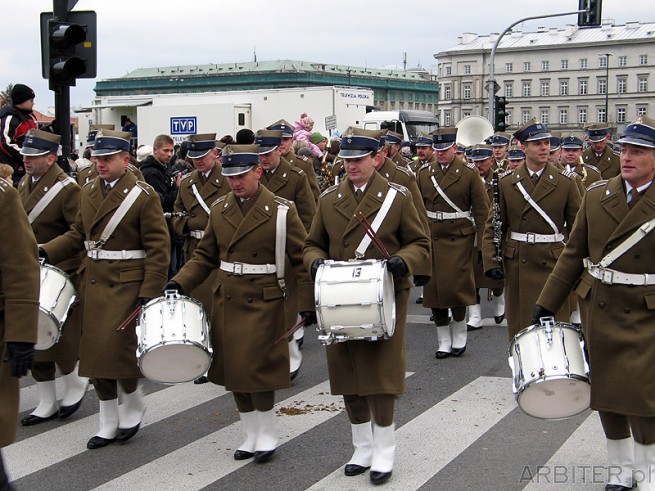 Orkiestra wojskowa i bębny