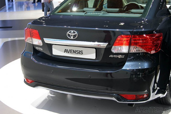 Nowy Avensis Sedan - Facelift