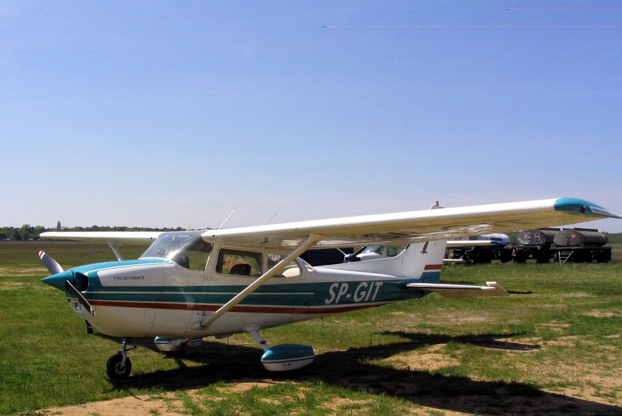 GIT, czyli <b>Cessna Skyhawk</b> to statek powietrzny który będzie transportował ...