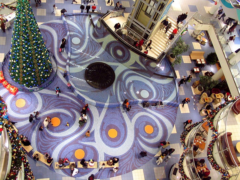 Do dekoracji dna i podłogi w Blue City użyto 2 miliony malutkich kafelków mozaiki. ...